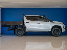 2020 Mitsubishi Triton | DC GLSB 4WD 6AT 2.4D | 33683 | 2