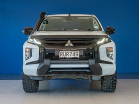 2020 Mitsubishi Triton | DC GLSB 4WD 6AT 2.4D | 33683 | 3