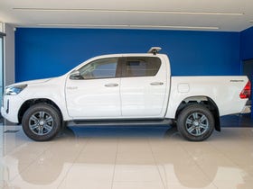 2023 Toyota Hilux | SR5 TD DC 2.8DT | 31977 | 4