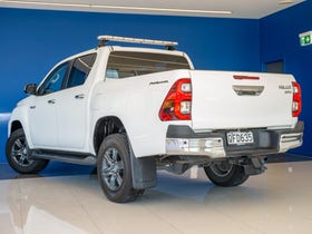 2023 Toyota Hilux | SR5 TD DC 2.8DT | 31977 | 5
