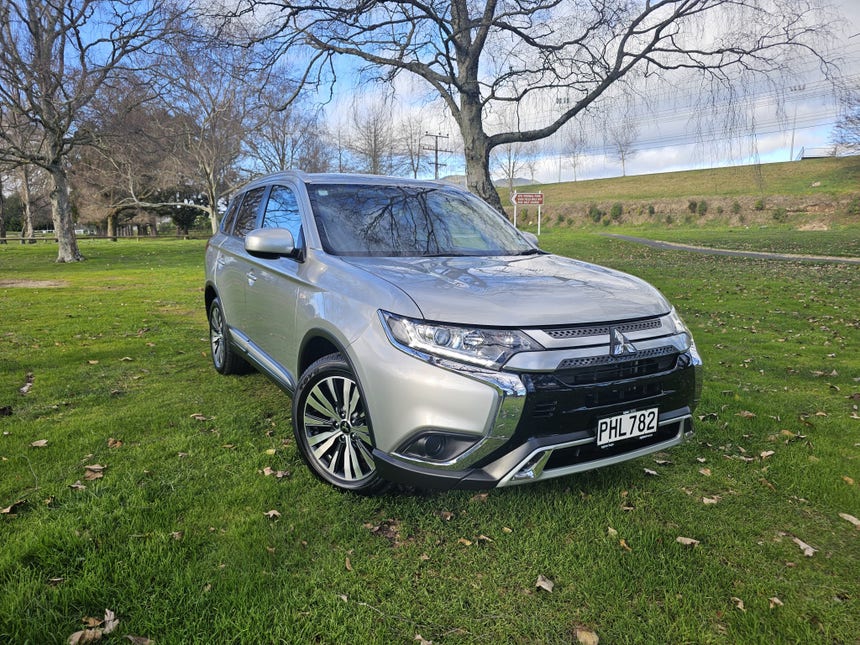 2022 Mitsubishi Outlander | LS 2.4P/CVT | 27806 | 1