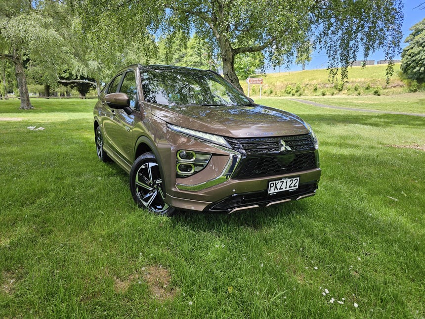 2022 Mitsubishi Eclipse Cross | VRX PHEV/4WD/AT | 29365 | 1