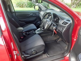 2019 Mitsubishi Triton | DC GLXR 6AT 2.4D/4WD | 30027 | 6