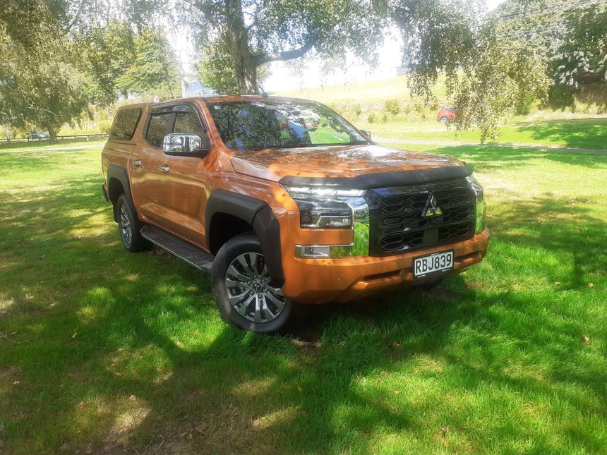 2025 Mitsubishi Triton | DC GLXR 6AT 2.4DT | 30038 | 1