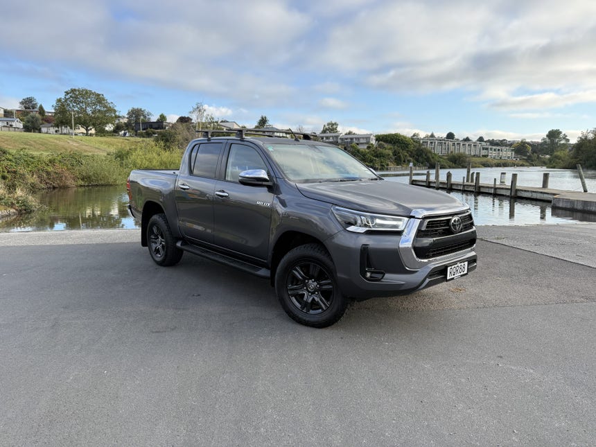 2021 Toyota Hilux | SR5 TD DC 2.8DT/4WD | 30611 | 1