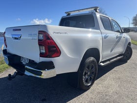 2023 Toyota Hilux | SR5 TD DC 2.8DT | 31977 | 3