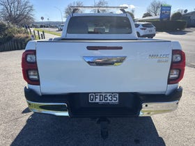 2023 Toyota Hilux | SR5 TD DC 2.8DT | 31977 | 4